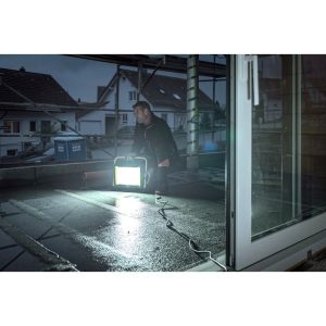 Foco LED portátil JARO con protección IP65 y cable H07RN-F 3G1,0 Brennenstuhl