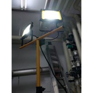 Foco LED portátil JARO doble con trípode, protección IP65 y cable H07RN-F 3G1,0 Brennenstuhl