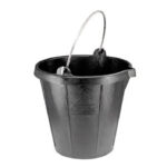 Cubo de obra plástico KANGURO c/pico 15 L negro