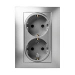 Doble enchufe de empotrar FAMATEL Habitat 15 aluminio