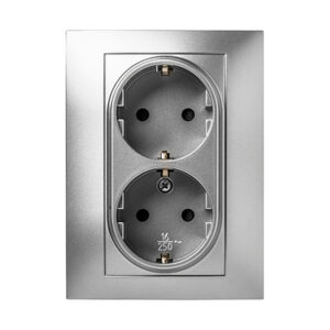 Doble enchufe de empotrar FAMATEL Habitat 15 aluminio