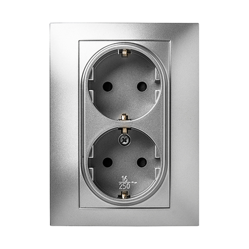 Doble enchufe de empotrar FAMATEL Habitat 15 aluminio