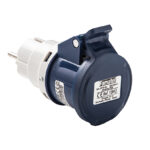 Adaptador de enchufe FAMATEL entrada 2P+T