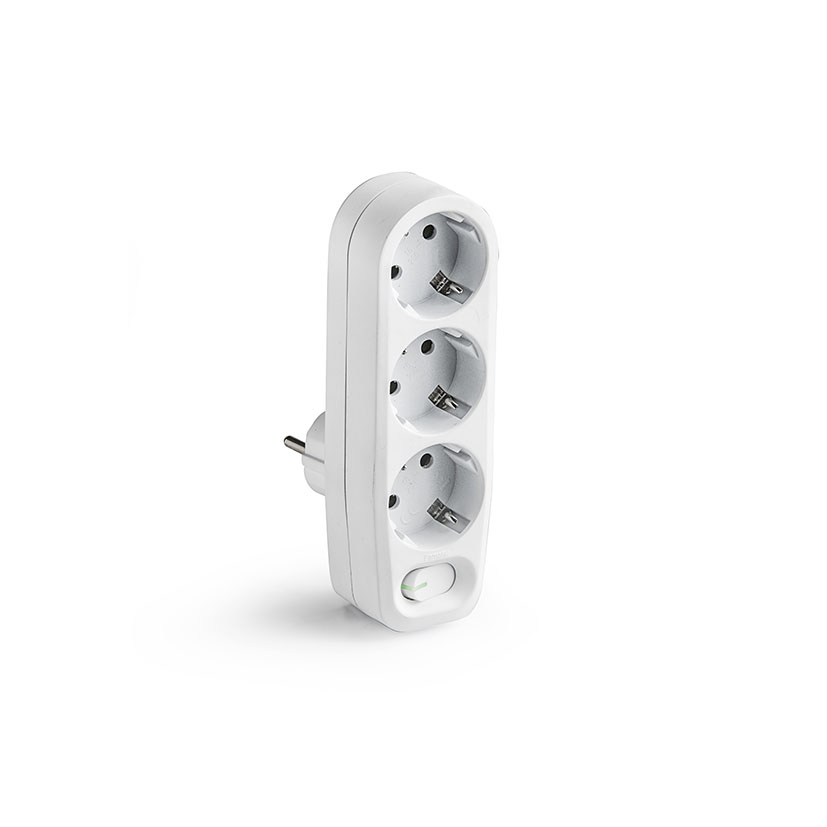 Ladrón adaptador triple TT FAMATEL con interruptor