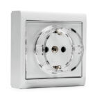 Base enchufe superficie con TT FAMATEL serie 8000 New