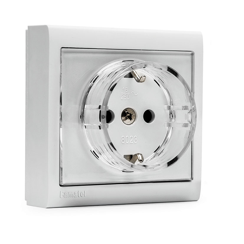 Base enchufe superficie con TT FAMATEL serie 8000 New
