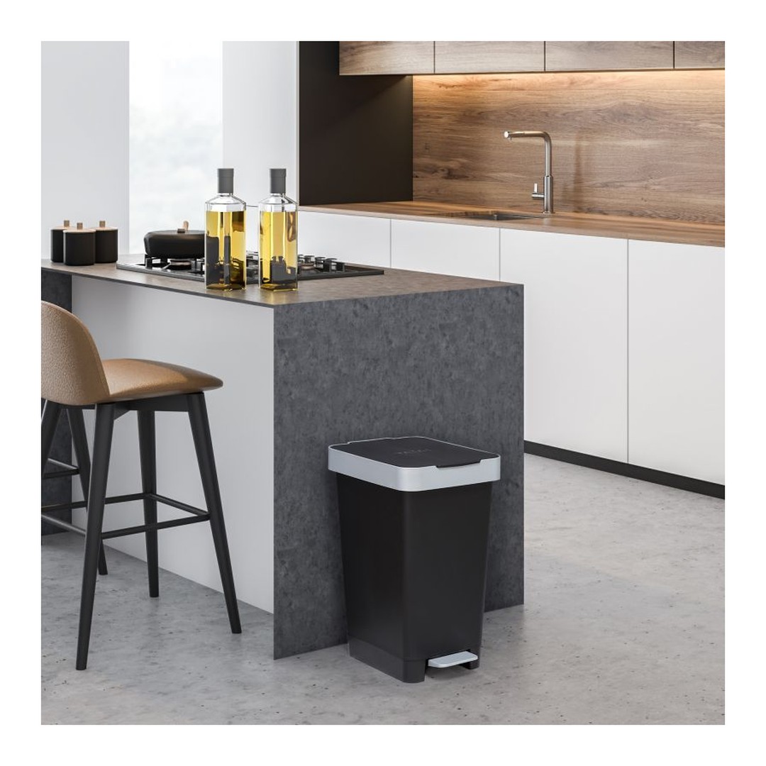 Cubo de basura con pedal Tatay Smart 25 L negro